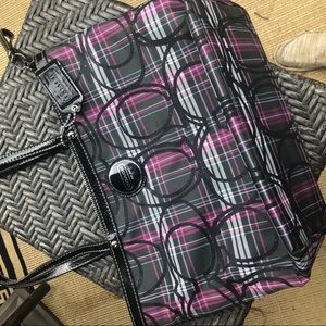 BEAUTIFUL NWOT  PLAID COACH BAG